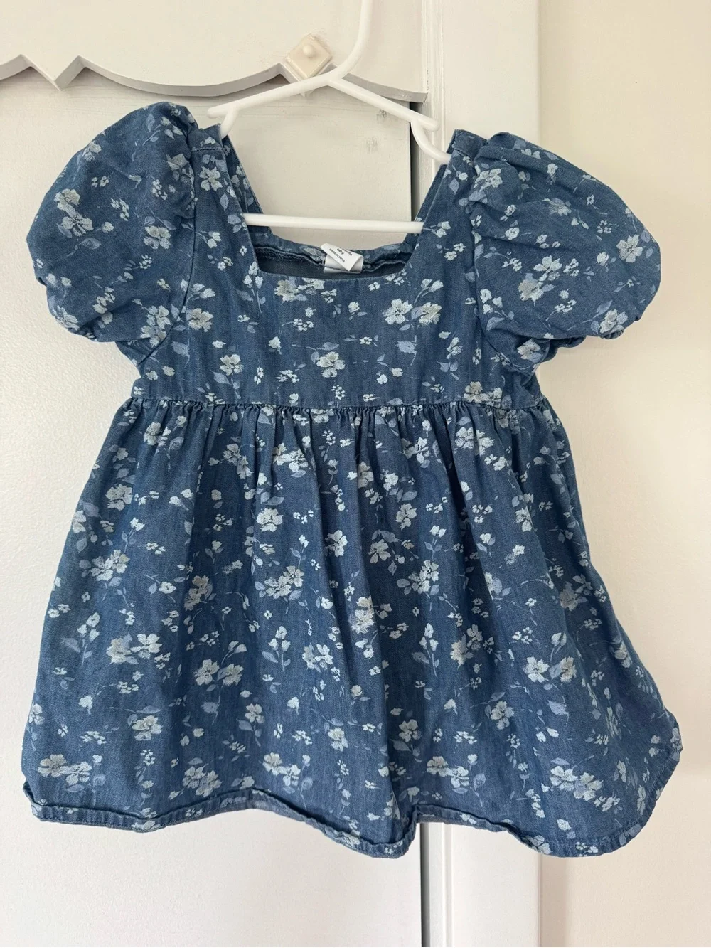 BabyGap Chambray Puff sleeve dress